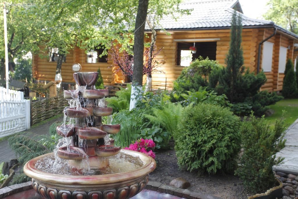 U Fontana Hotel Минск Екстериор снимка