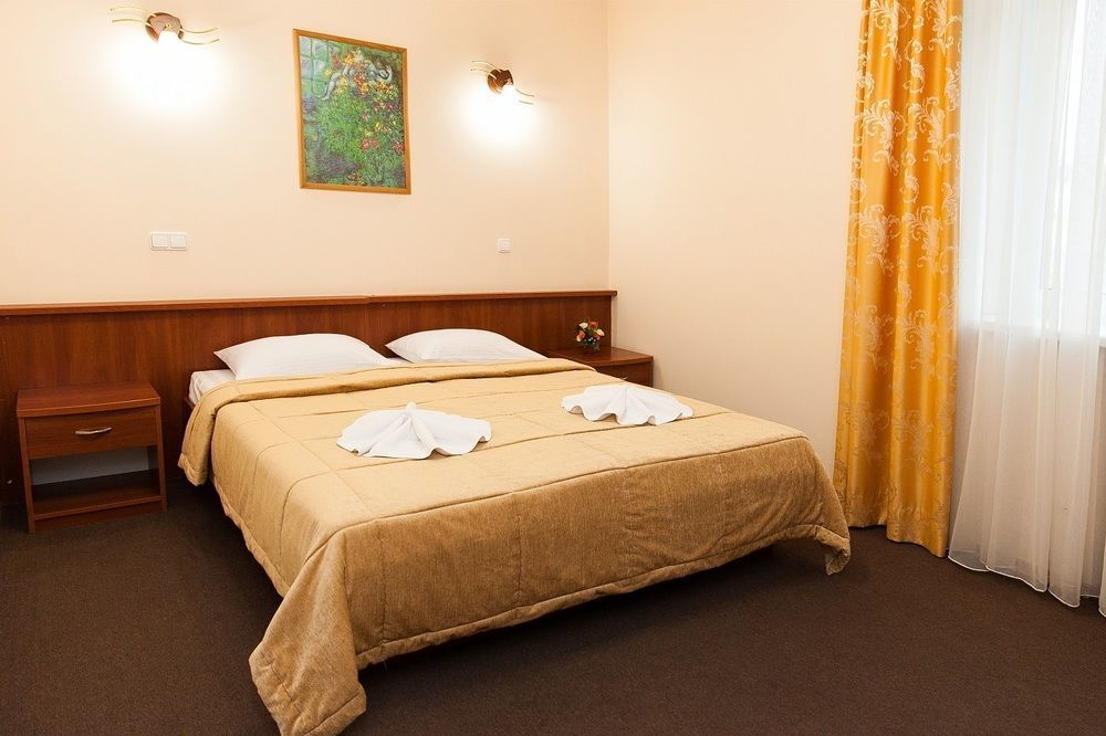 U Fontana Hotel Минск Екстериор снимка