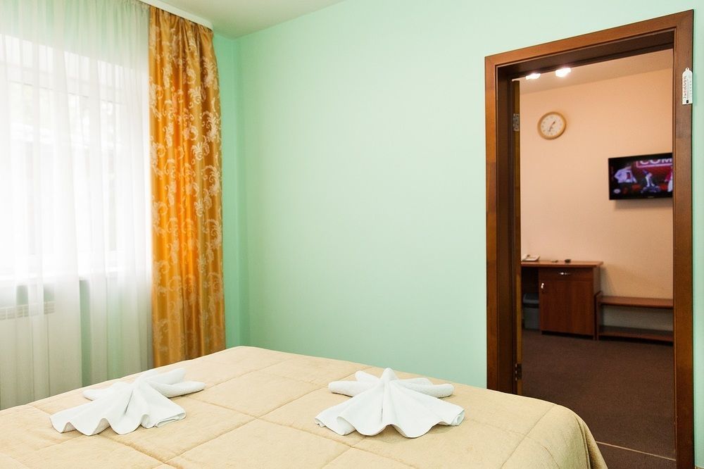 U Fontana Hotel Минск Екстериор снимка