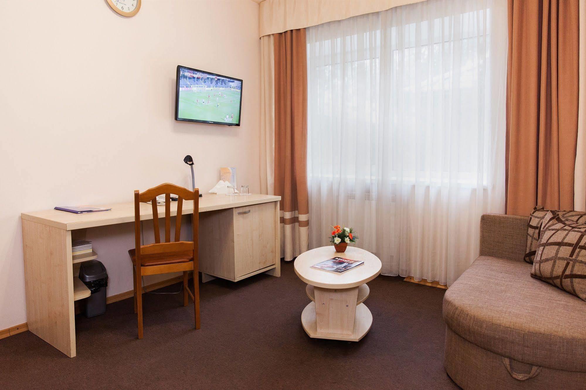 U Fontana Hotel Минск Екстериор снимка