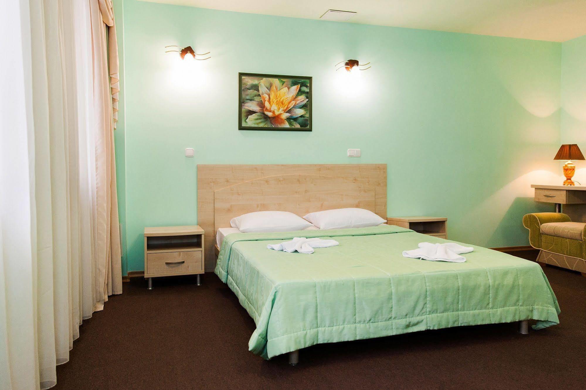 U Fontana Hotel Минск Екстериор снимка