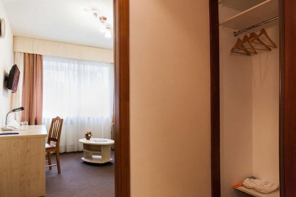 U Fontana Hotel Минск Екстериор снимка